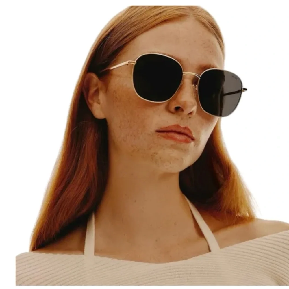 Quay Jezabell Gold Round Metal Frame Sunglasses with Smoke Polarized Lenses